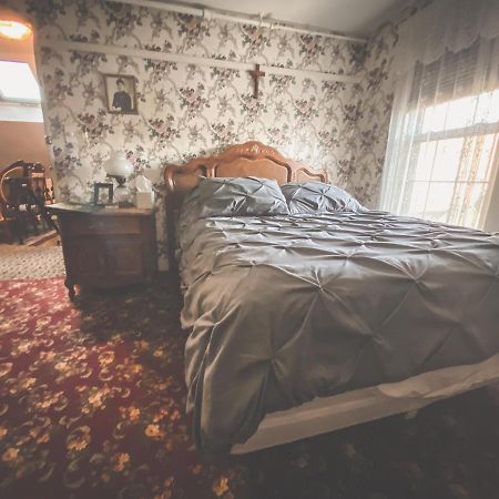 Lizzie Borden House Bed & Breakfast Fall River Exterior foto