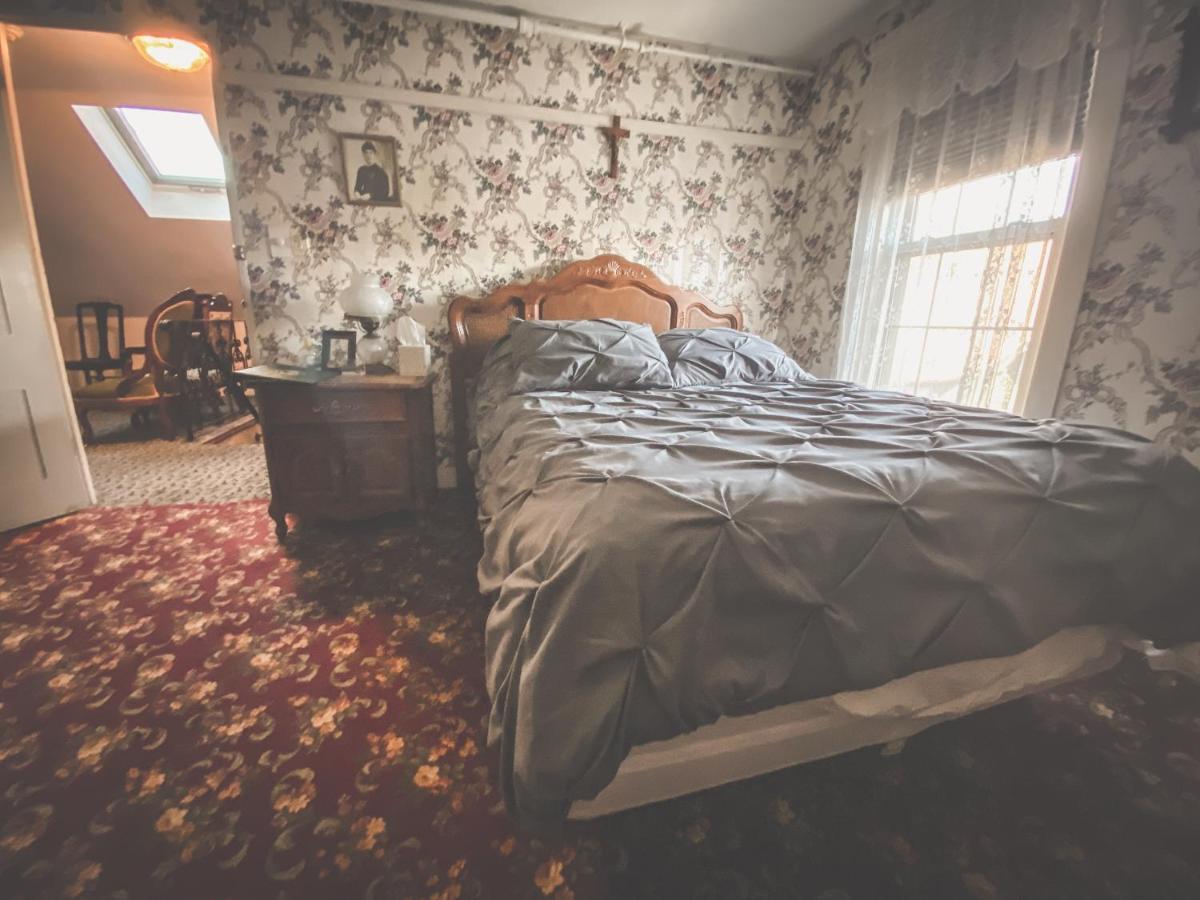 Lizzie Borden House Bed & Breakfast Fall River Exterior foto