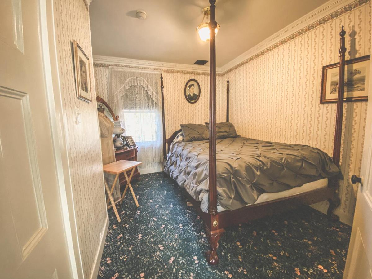 Lizzie Borden House Bed & Breakfast Fall River Exterior foto