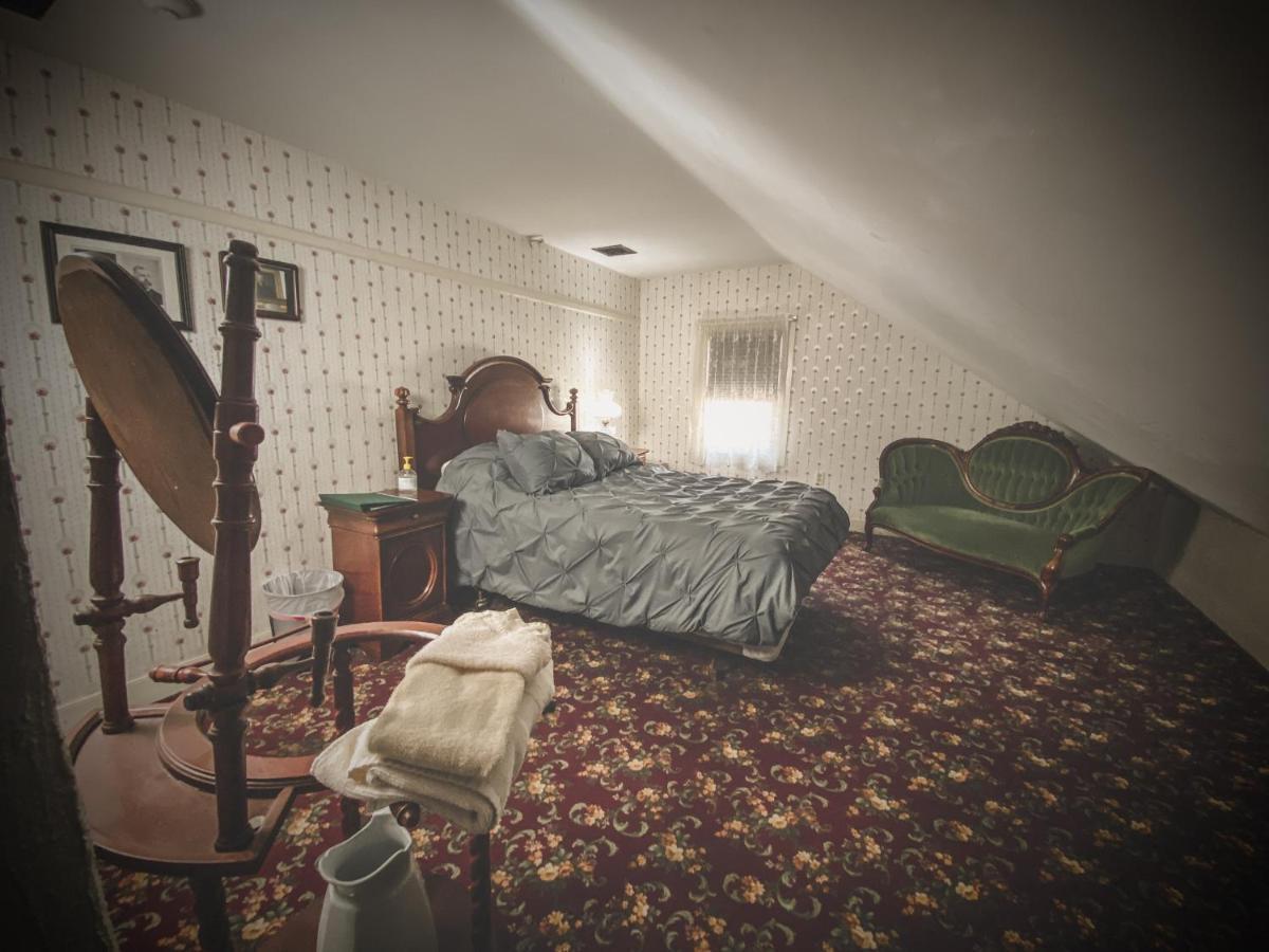Lizzie Borden House Bed & Breakfast Fall River Exterior foto