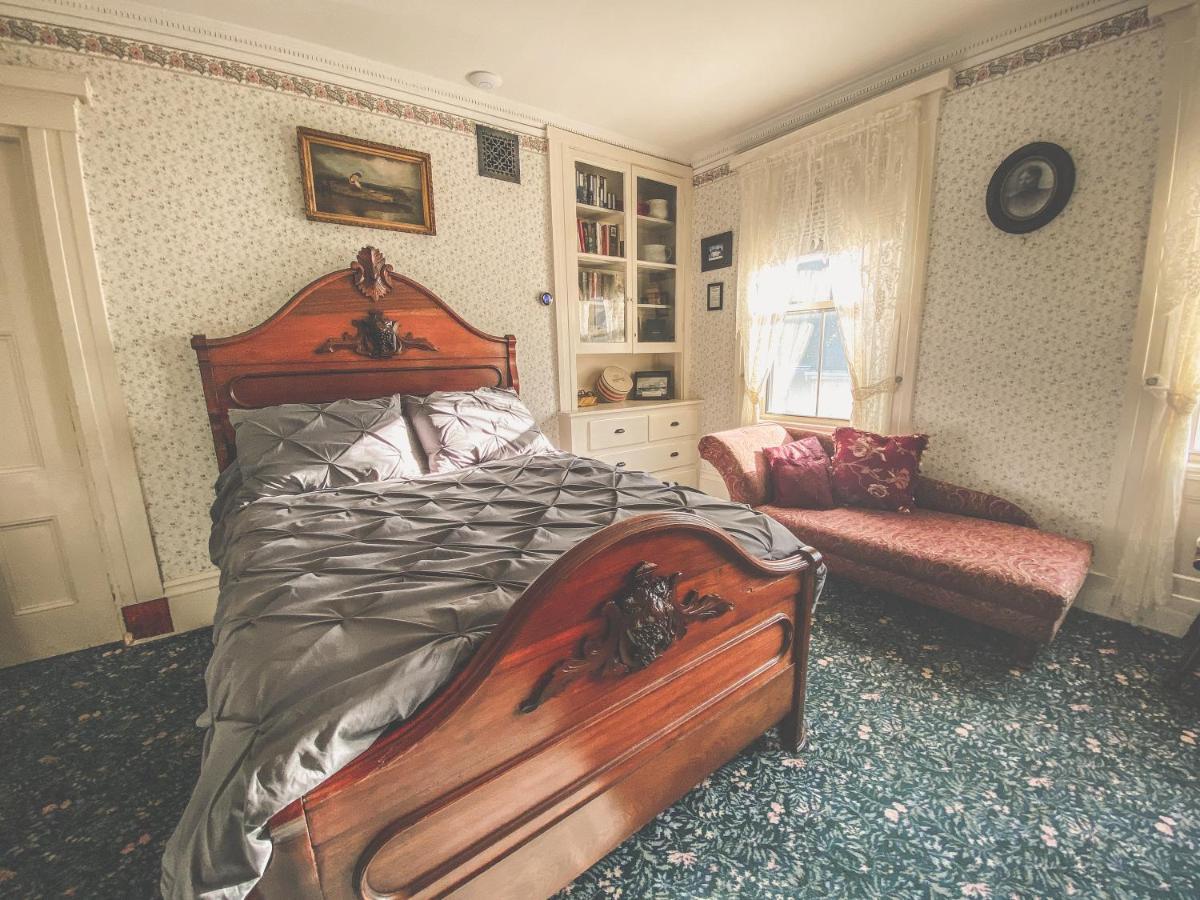 Lizzie Borden House Bed & Breakfast Fall River Exterior foto
