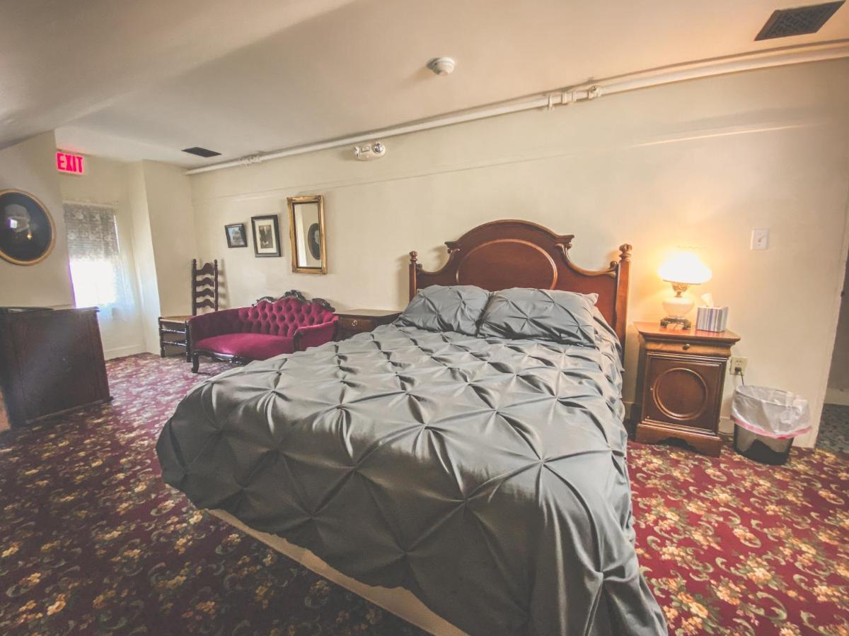Lizzie Borden House Bed & Breakfast Fall River Exterior foto