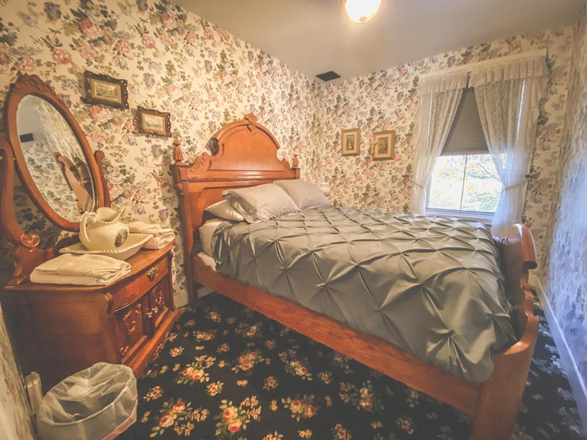 Lizzie Borden House Bed & Breakfast Fall River Exterior foto