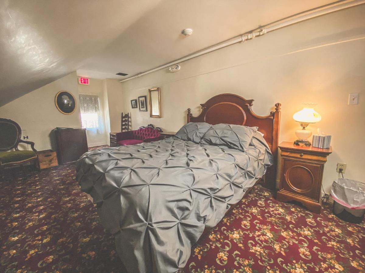 Lizzie Borden House Bed & Breakfast Fall River Exterior foto
